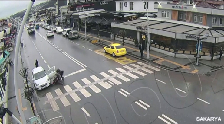 Yabancı Uyruklu Vatandaşları Taşıyan Otobüsün Kaza Anı Kameraya Yansıdı