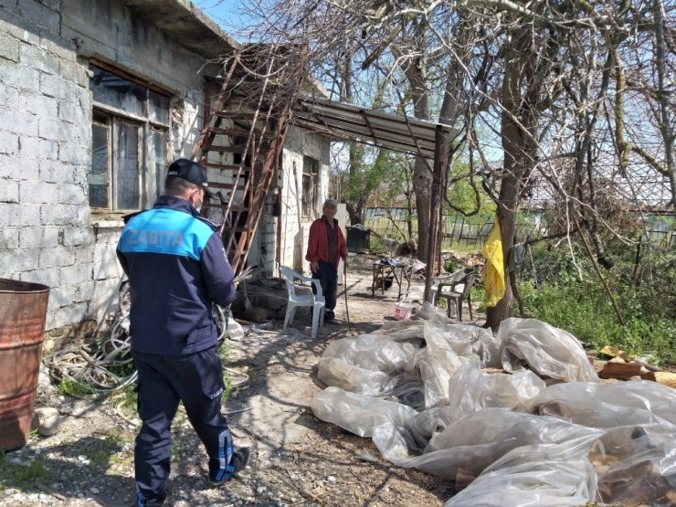 Evden Çıkamayan 65 Yaş Üstü Vatandaşa Özel Bulmacalı Gazete Hizmeti