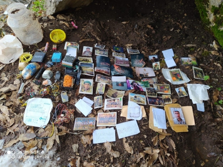 Siirt’te Teröristlere Ait Mühimmat, Örgütsel Doküman Ve Yaşam Malzemesi Ele Geçirildi