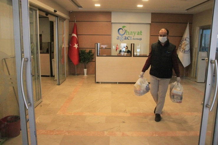 Hayat Ağacı Derneği 65 Yaş Üstünü Unutmadı