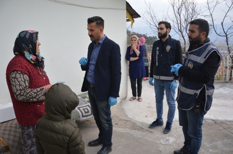 Maaşlarını Emniyet Mensupları Teslim Etti