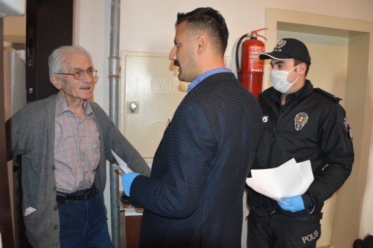 Maaşlarını Emniyet Mensupları Teslim Etti