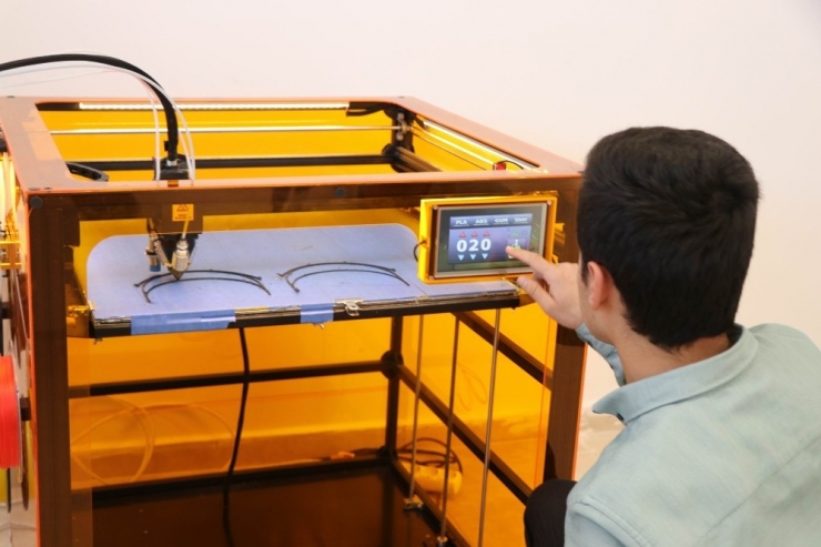 Kapadokya Teknopark Korona Virüs İle Mücadele Kapsamında Siperlik Üretiyor