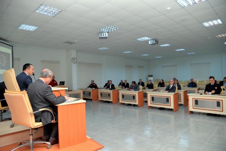 Vali Şentürk: ’’Vatandaşımızın Moral Ve Motivasyonunu Yüksek Tutacak Anlayışıyla Görev Yapacağız’’