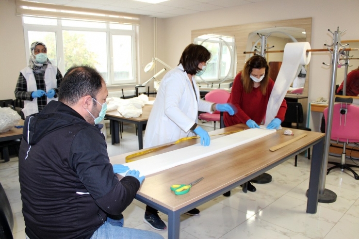 Yalova Halk Eğitim Haftada 10 Bin Maske Üretecek