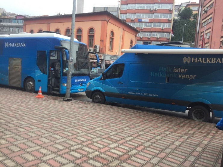 Personelinde Korona Virüs Şüphesi Olan Banka; Şubesi, Mobil Şubeden Hizmet Veriyor