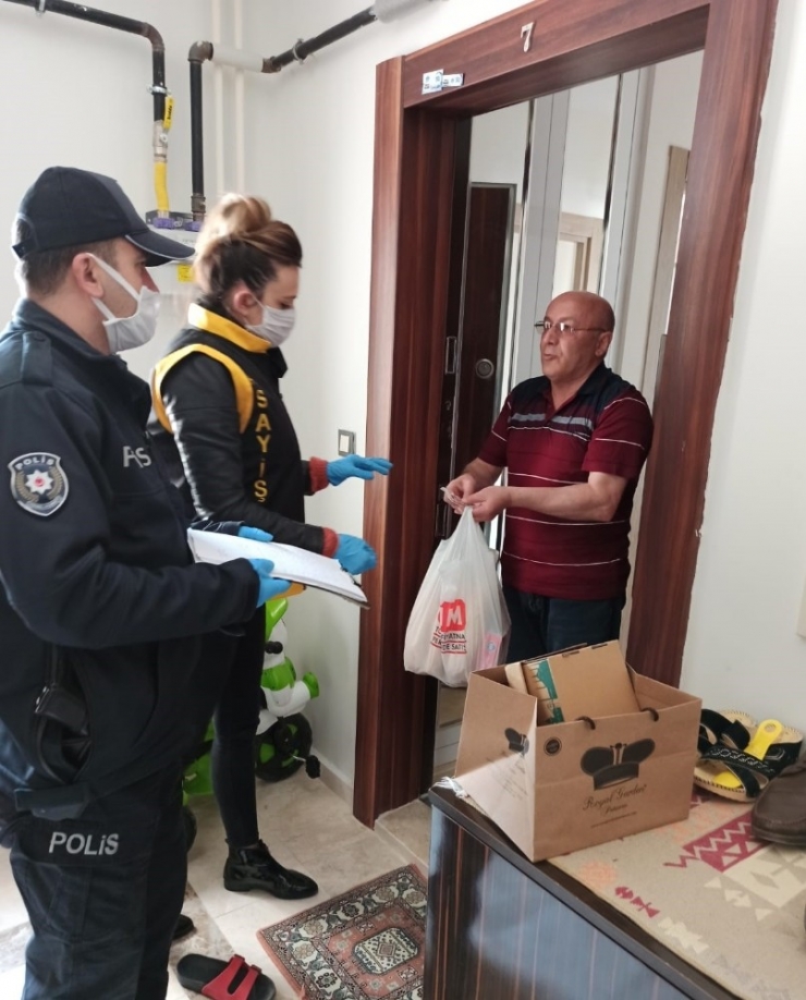Aksaray’da Polis Ekipleri Yaşlı Ve Hastalara Online Hizmet Veriyor