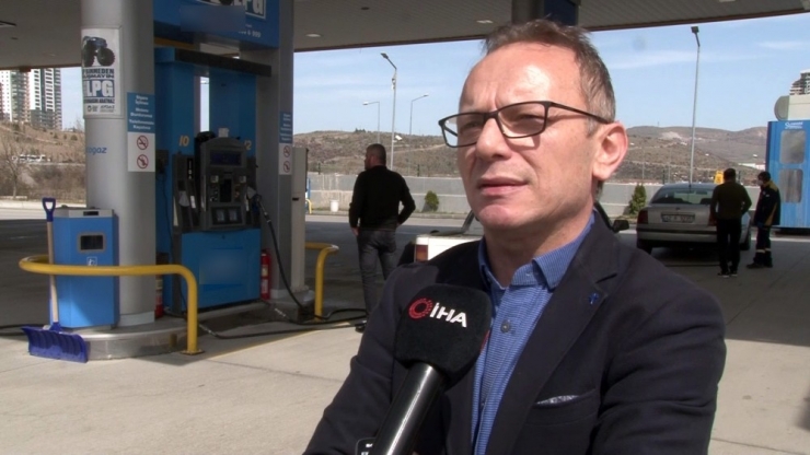 Ankara’da Sağlık Çalışanlarına Akaryakıt Desteği