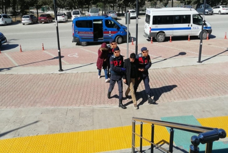 Fetö Şüphelisi Karı Kocanın Saklandıkları Eve Operasyon