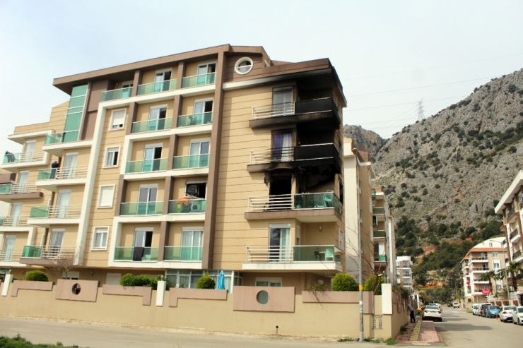 Lüks Rezidansta Ağlatan Yangın