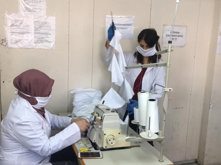Bartın’da Meslek Lisesinde Cerrahi Maske Üretimine Başlandı