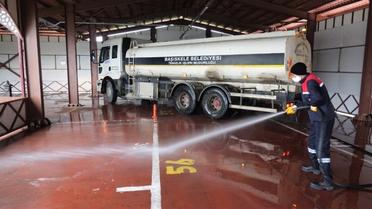 Başiskele’de Pazar Yerleri Dezenfekte Ediliyor