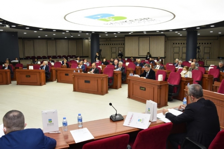Balıkesir’de Belediye Meclis Toplantıları 3 Ay Ertelendi