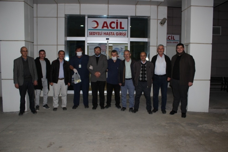 Din Gönüllülerinden Sağlık Çalışanlarına Moral Ziyareti