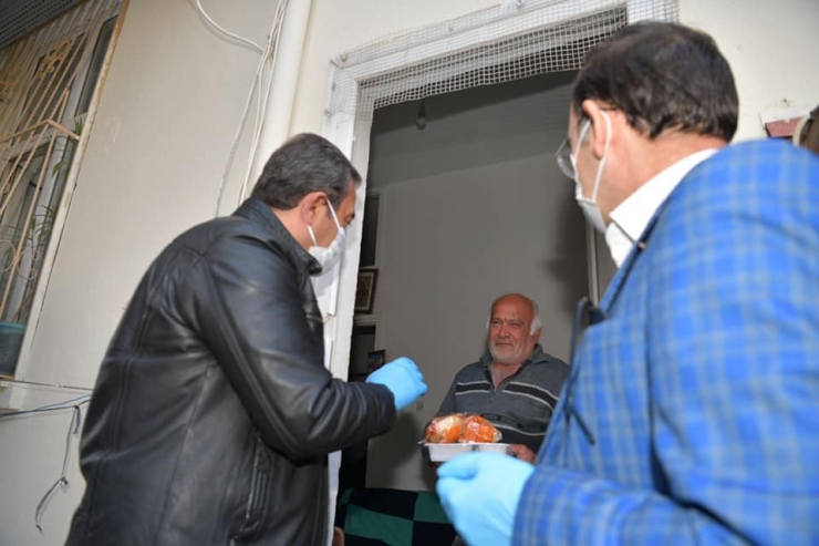 Çukurova’da 65 Yaş Üstüne Sıcak Yemek Servisi