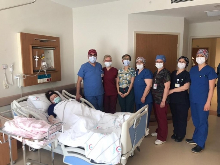 Eskişehir Yunus Emre Devlet Hastanesi Tüp Bebek Merkezinde İlk Bebek