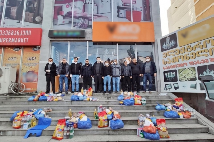 Gürcistan’da Hayırseverden Ailelere Yardım