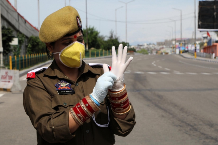 Hindistan’da Korona Virüse Karşı 22 Milyar Dolarlık Yardım Paketi