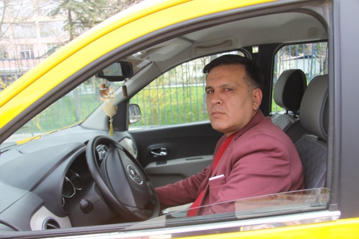 Ispartalı Taksiciden ’Korona Virüs’ Fedakarlığı