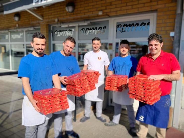 İsveç’te Türk Vatandaşlarından Sağlık Çalışanlarına Örnek Jest