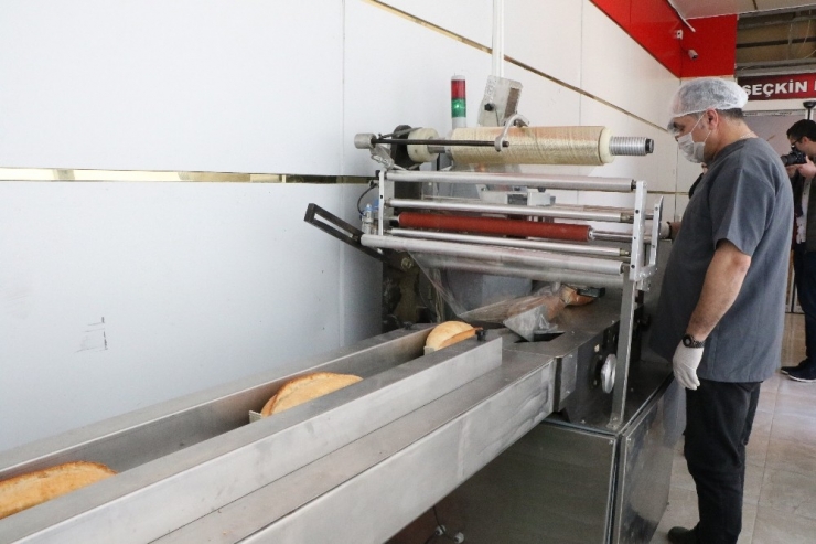 Ekmekler El Değmeden Vatandaşlara Ulaşıyor