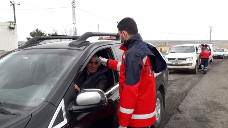 Kars’a Giriş Ve Çıkışlarda Korona Virüs Tedbiri İçin Ateş Ölçümü Yapılıyor