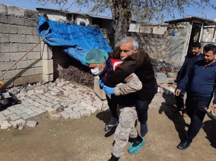 Jandarmadan Yaşlılara Duyarlılık