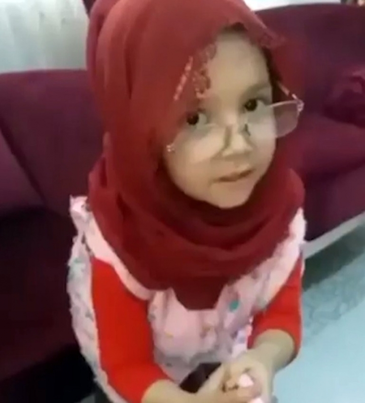 Yaşlı Kılığına Bürünen Miniklerden ’Evde Kal Türkiye’ Çağrısı