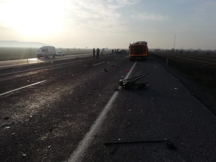 Konya’da Lpg Tankeri İle Otomobil Çarpıştı: 4 Yaralı