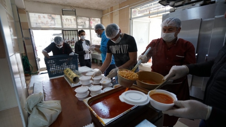 Yaşlılara Evde Yemek Servisi