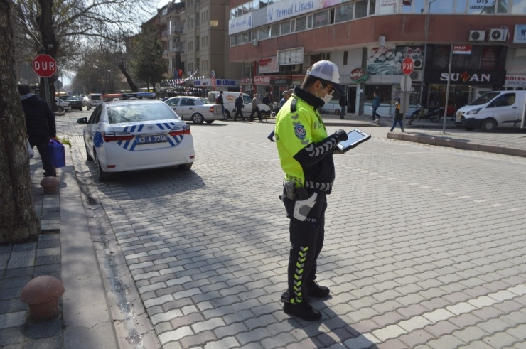 Yolcu Taşıyan Araçlar Polis Denetiminden Geçiyor