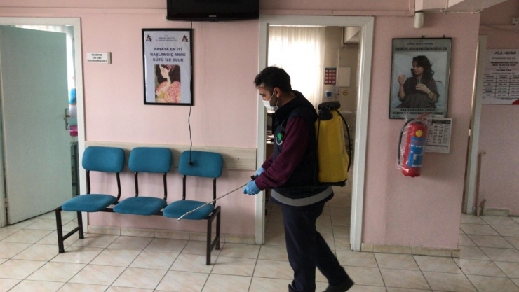 Mamak’taki Eczanelere Dezenfeksiyon