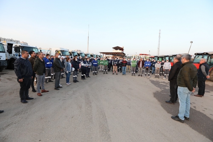 Tarhan’dan, Korona İle Mücadele Eden Çalışanlara Simit Ayran İkramı