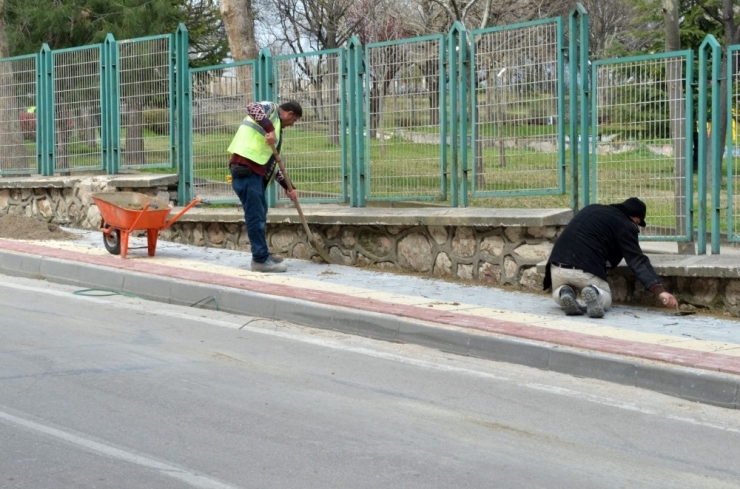Osmangazi’nin Kaldırımları Güzelleşiyor