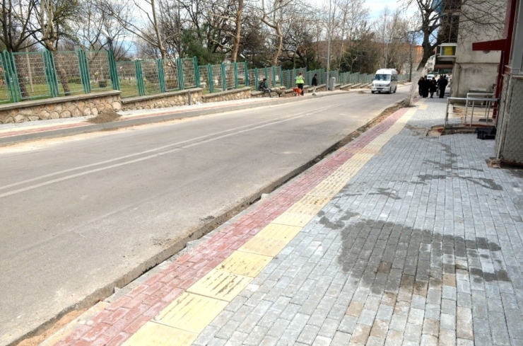 Osmangazi’nin Kaldırımları Güzelleşiyor