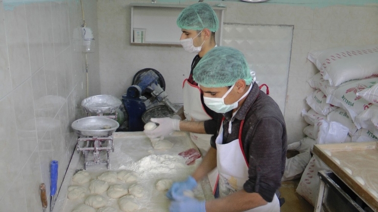 Fırıncı Esnafının Korona Virüsüne Karşı Önlemi