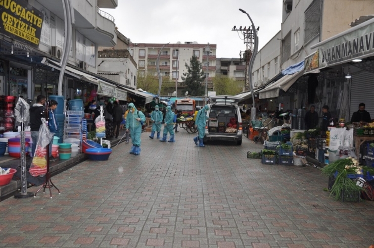 Cizre Belediyesi Temizlik Mesaisine Gece De Devam Ediyor