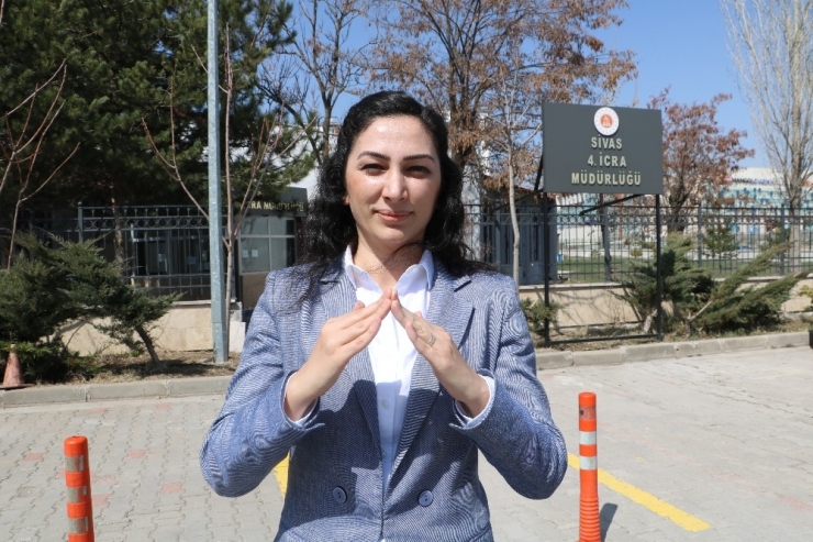 İşaret Diliyle Evde Kal Çağrısı Yaptı, Bakan Gül’den Ona Destek Geldi