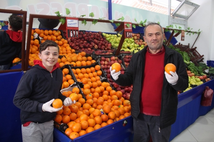 Vatandaş Korona Virüse Karşı Turunçgillere Akın Etti