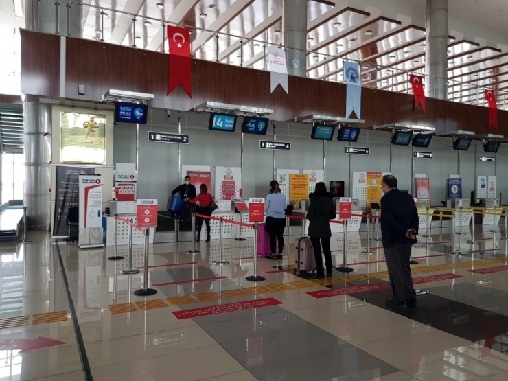 Dhmi, Korona Virüs İle Mücadeleyi Hız Kesmeden Sürdürüyor