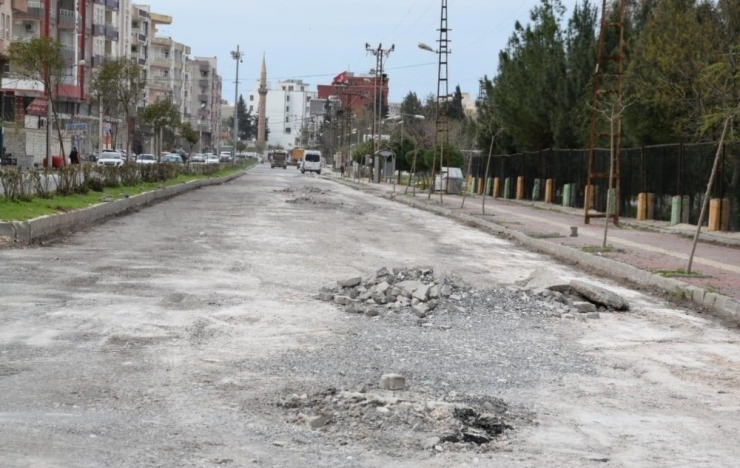 Viranşehir’de Yollar Onarılıyor