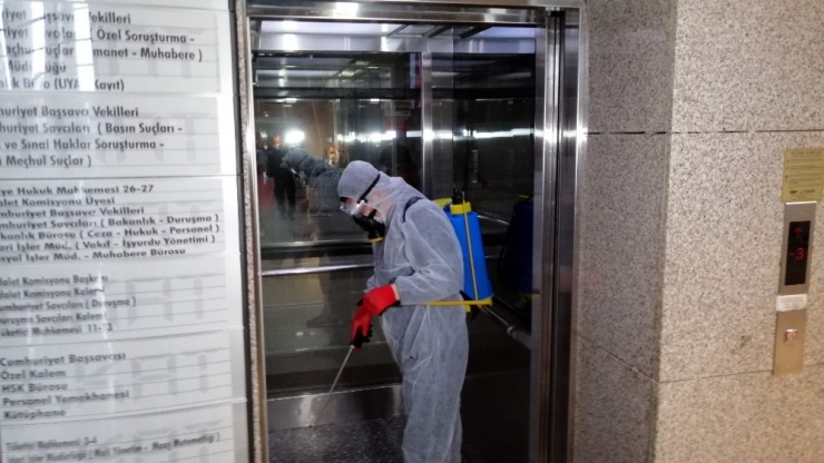 İstanbul Adliyesi En Sakin Günlerini Geçiriyor