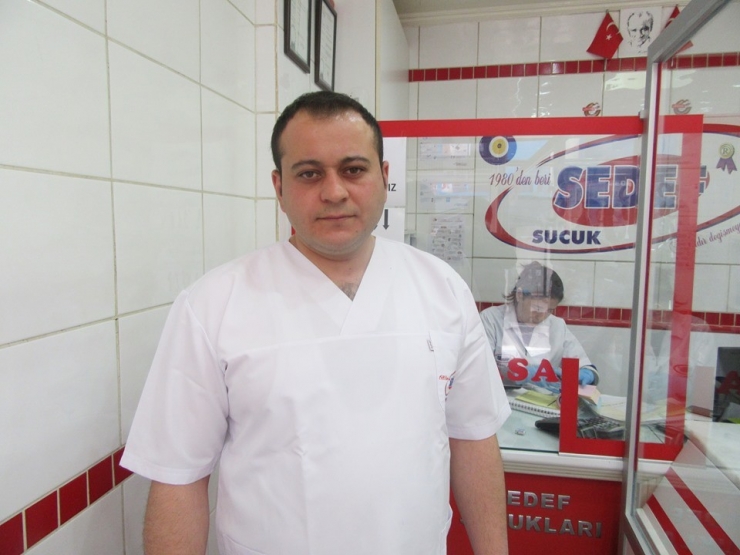 Virüse Karşı Esnaf Da Kendi Önlemlerini Alıyor