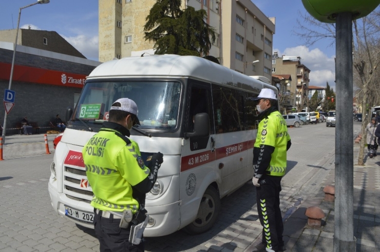 Yolcu Taşıyan Araçlar Polis Denetiminden Geçiyor