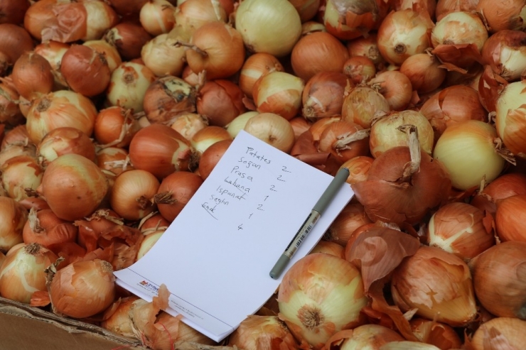 Zeytinburnu’nda Yaşlılar İçin Alışverişe Çıkıldı