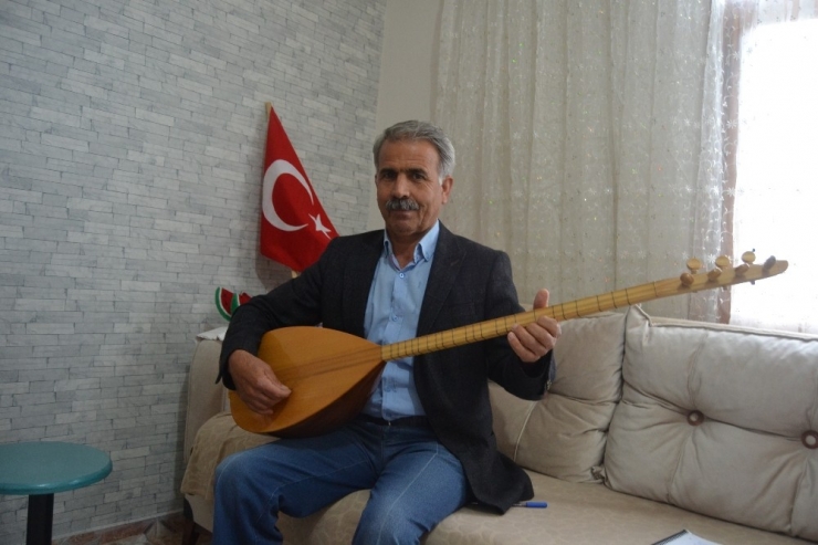 Adanalı Aşıktan Sazlı Sözlü “Evde Kal Türkiye’m” Mesajı