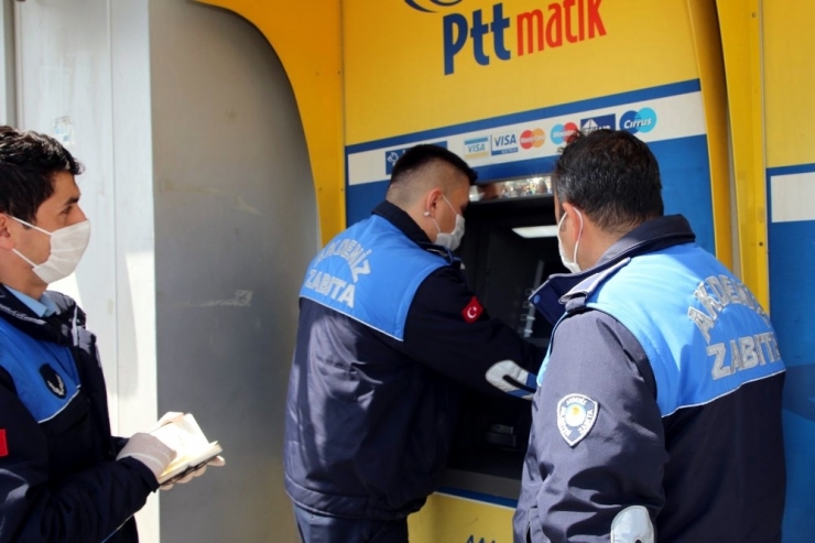 Akdeniz Zabıtası Yaşlıların Hizmetinde