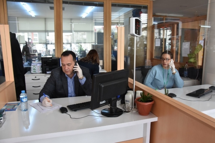 Başkan Dutlulu, Hizmet İçin Telefonun Başına Geçti