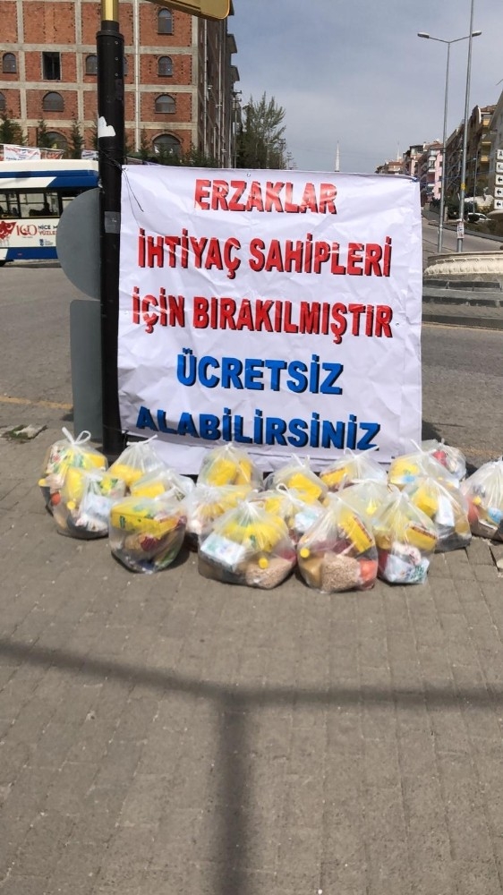 Hayırsever İhtiyaç Sahipleri İçin 9 Noktaya 500 Adet Yardım Paketi Bıraktı