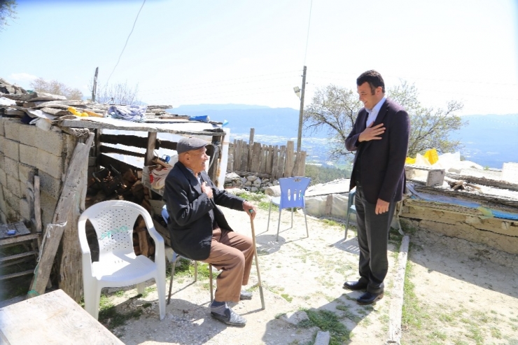 Başkan Ulutaş’tan Yaşlılara Moral Ziyareti